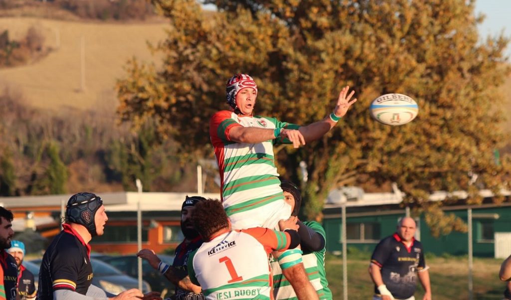 Rugby Jesi ’70, scivolone e sorpasso ad opera di Pieve. Ora visita alla capolista