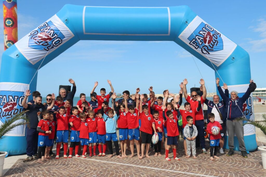 Successo per la consueta iniziativa in spiaggia del Fano Rugby