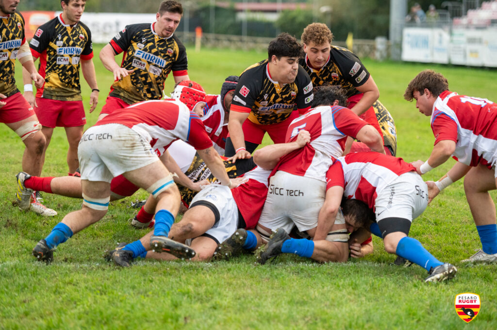 La Fiorini Pesaro Rugby festeggia la prima vittoria di stagione e guarda avanti